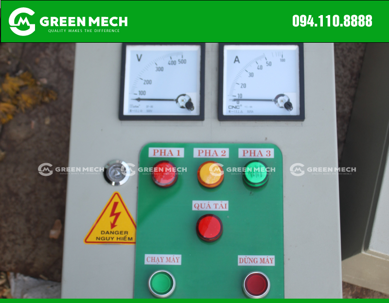 Tủ điều khiển của máy băm gỗ 1 tấn GREEN MECH